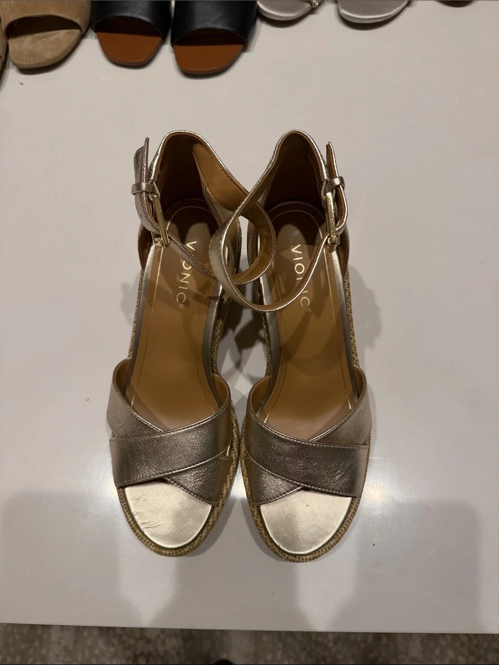 Vionic Gold Wedges size 9 - never worn